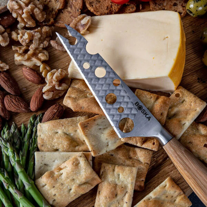 Cuțit pentru Cașcavaluri semi-moi Oslo+ Nr.2